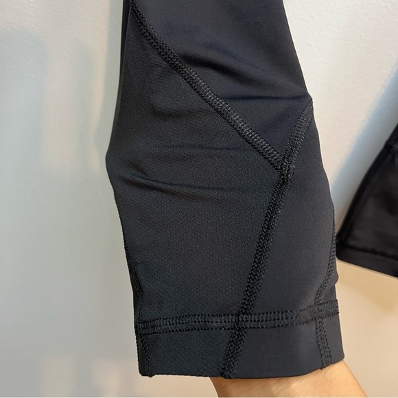 Lululemon Pants Black Cropped Leggings Floral Waist Band Yoga Running Logo Sz 4 - Picture 7 of 10